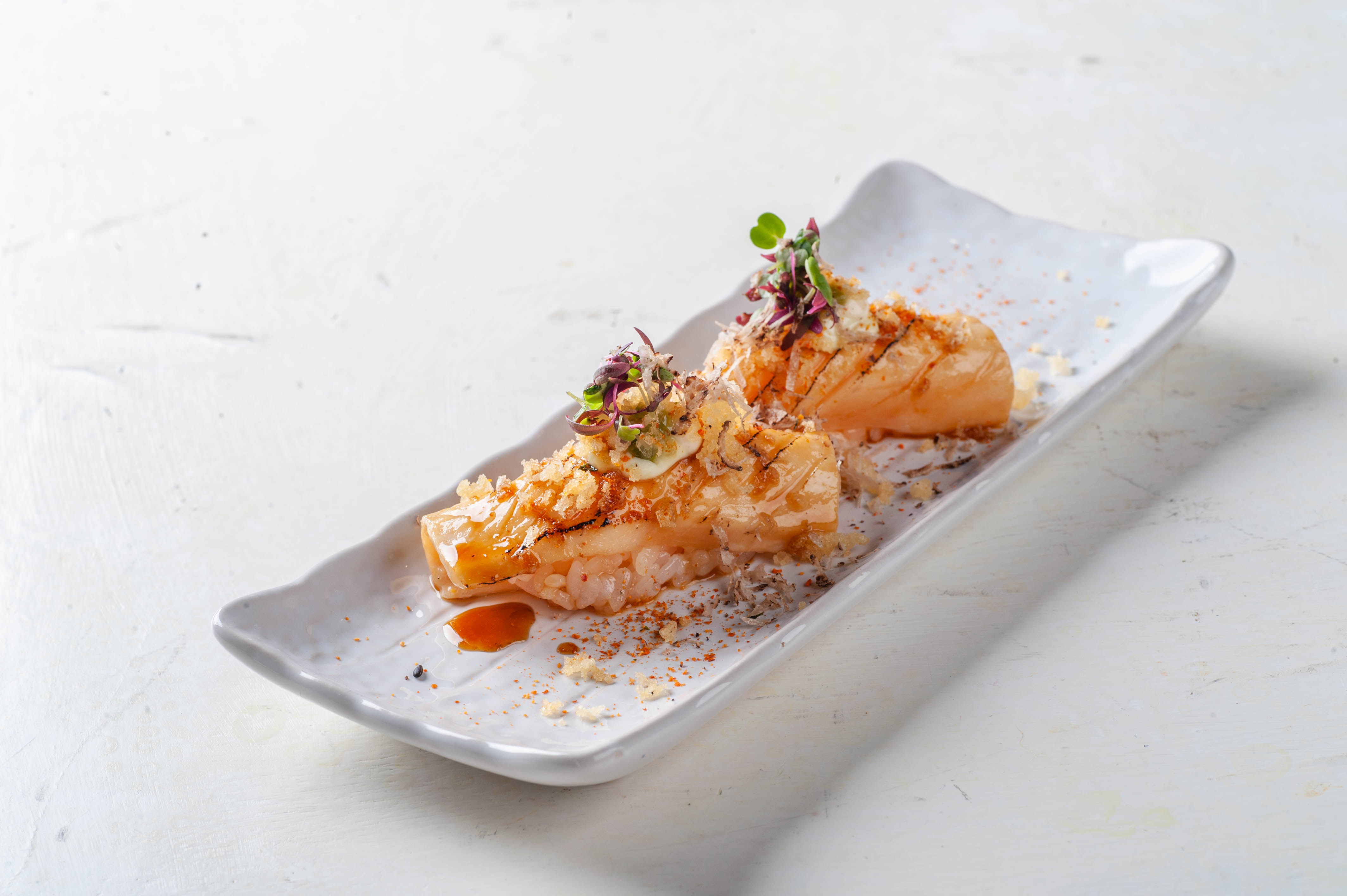 Суши из масляной рыбы с трюфелем